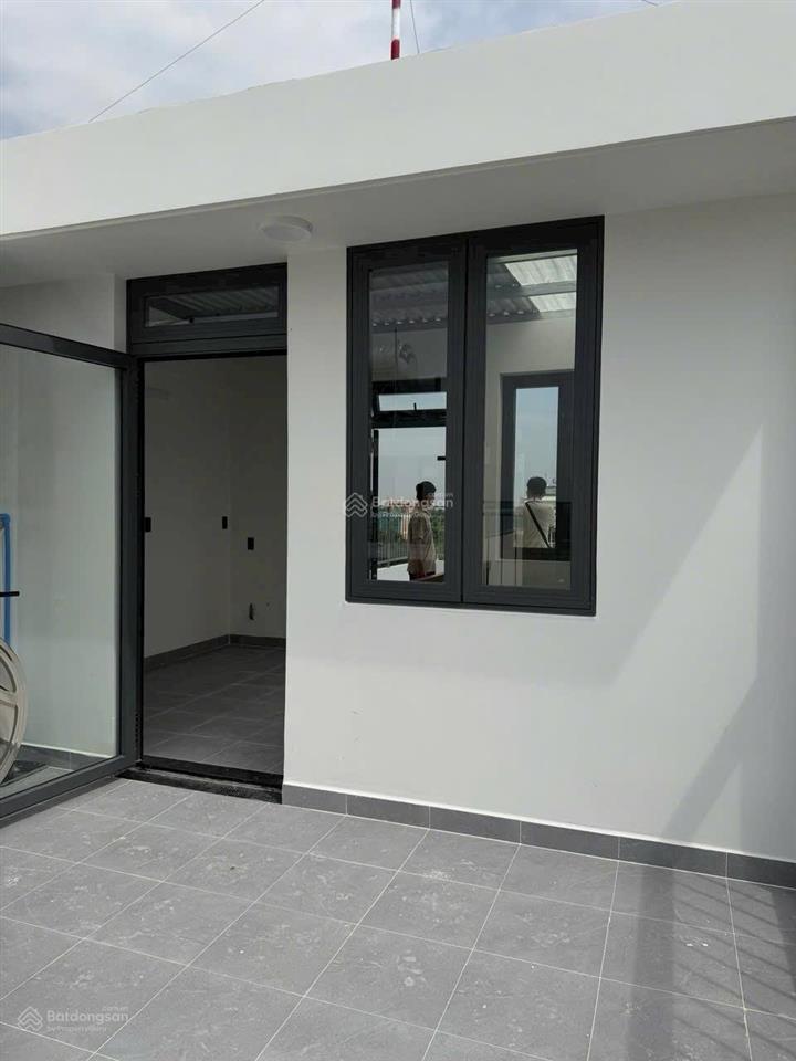 Nhà kdc nhơn đức vạn phát hưng, nhà bè, dt 5x19m, 1 trệt 2 lầu 1 tum, 5pn, 5wc, giá 7,6 tỷ