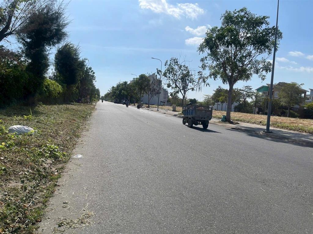 Đất kdc phú xuân  vạn phát hưng, nhà bè. view kênh dt 240m2, giá 52tr