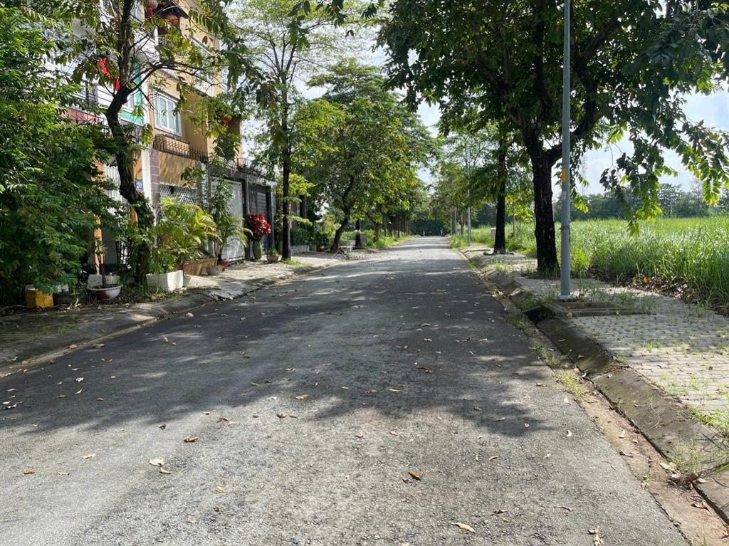 Đất kdc phú xuân  vạn phát hưng, nhà bè. view kênh dt 240m2, giá 52tr