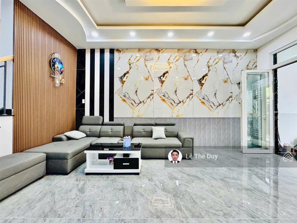 (giảm 200 triệu) căn nhà đẹp ngang hơn 5 mét ngay công viên làng hoa quang trung p.thông tây hội.