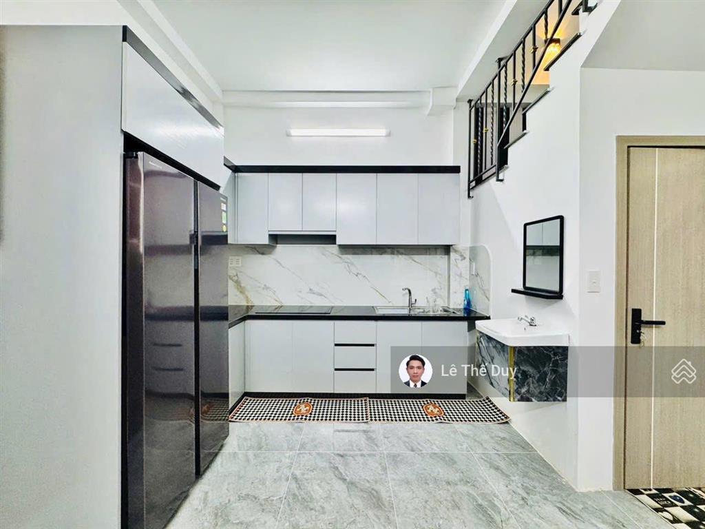 (giảm 200 triệu) căn nhà đẹp ngang hơn 5 mét ngay công viên làng hoa quang trung p.thông tây hội.