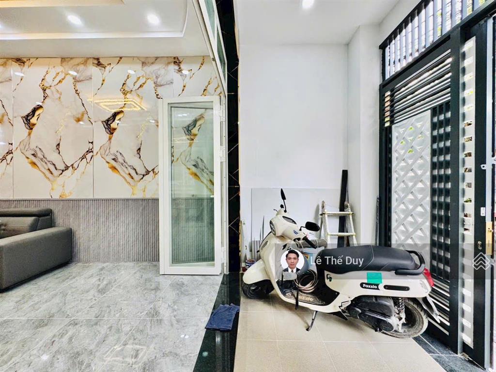 (giảm 200 triệu) căn nhà đẹp ngang hơn 5 mét ngay công viên làng hoa quang trung p.thông tây hội.