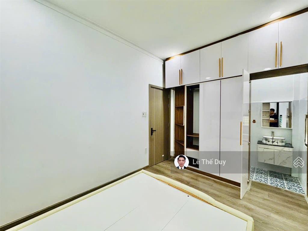 (giảm 200 triệu) căn nhà đẹp ngang hơn 5 mét ngay công viên làng hoa quang trung p.thông tây hội.