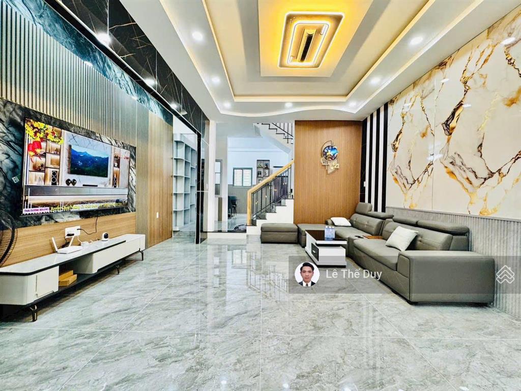 (giảm 200 triệu) căn nhà đẹp ngang hơn 5 mét ngay công viên làng hoa quang trung p.thông tây hội.