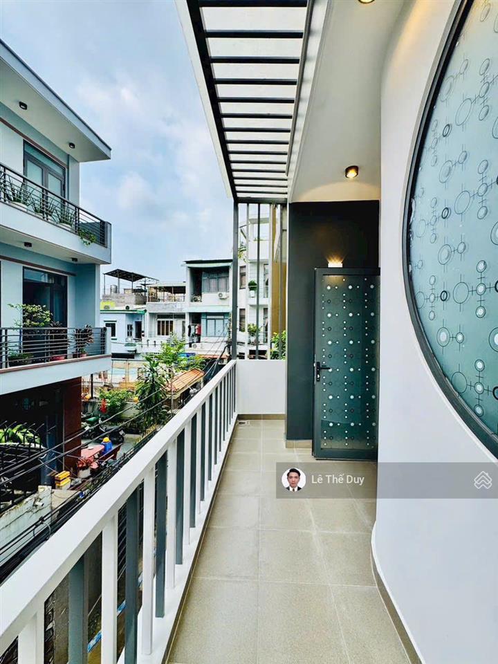 (giảm 200 triệu) căn nhà đẹp ngang hơn 5 mét ngay công viên làng hoa quang trung p.thông tây hội.