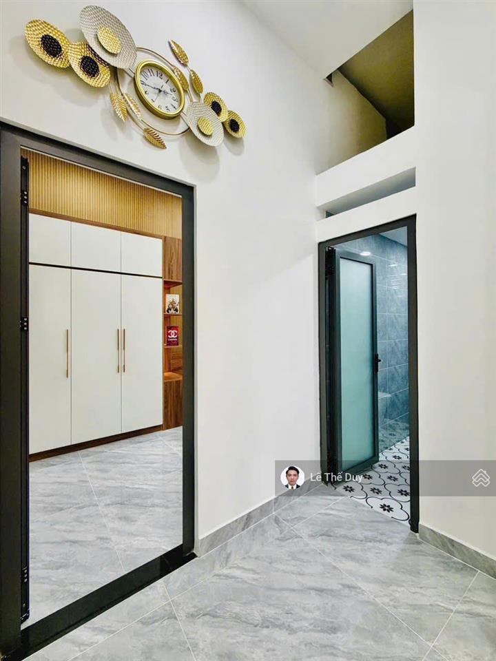 Căn nhà phố ngang 9.5m gần công viên làng hoa  đường 8m thông cực đẹp. chỉ 5.xtỷ. đường số 21.