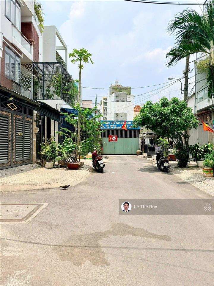 Căn nhà phố ngang 9.5m gần công viên làng hoa  đường 8m thông cực đẹp. chỉ 5.xtỷ. đường số 21.