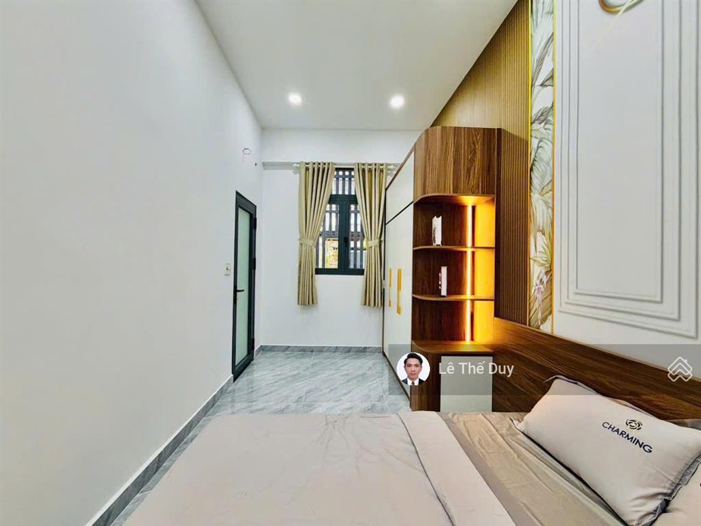 Căn nhà phố ngang 9.5m gần công viên làng hoa  đường 8m thông cực đẹp. chỉ 5.xtỷ. đường số 21.