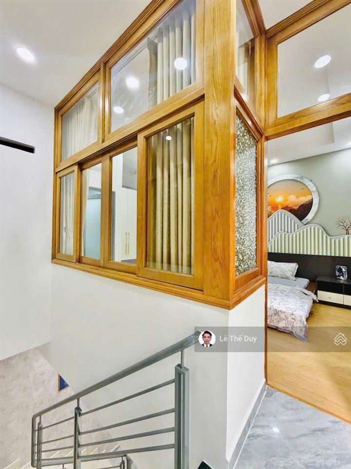 Căn nhà phố ngang 9.5m gần công viên làng hoa  đường 8m thông cực đẹp. chỉ 5.xtỷ. đường số 21.
