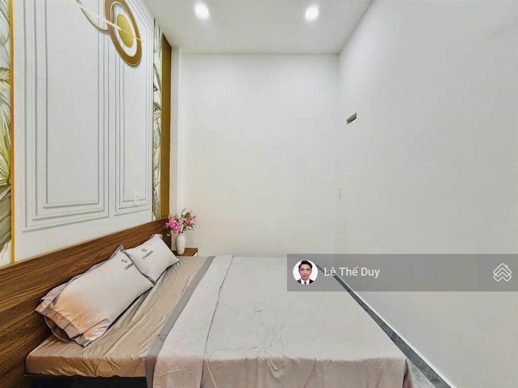 Căn nhà phố ngang 9.5m gần công viên làng hoa  đường 8m thông cực đẹp. chỉ 5.xtỷ. đường số 21.