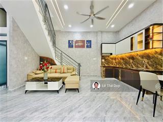 Căn nhà phố ngang 9.5m gần công viên làng hoa  đường 8m thông cực đẹp. chỉ 5.xtỷ. đường số 21.