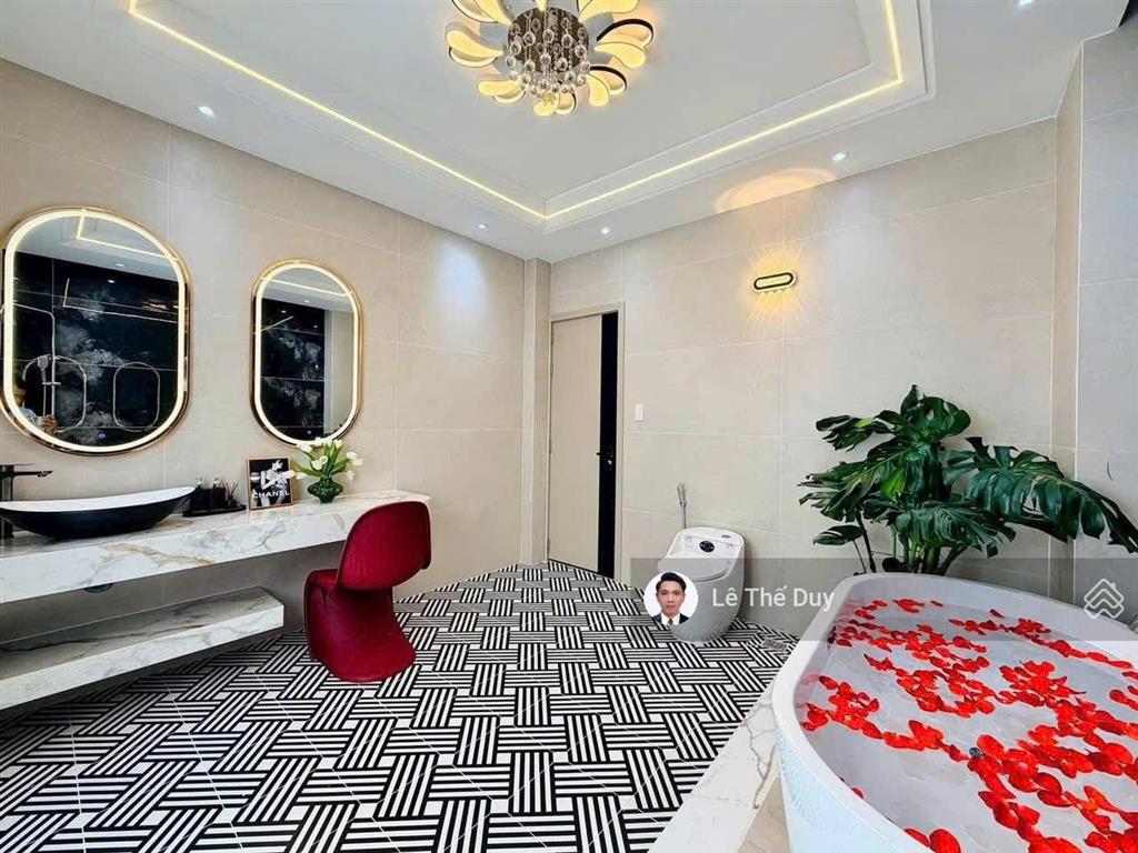 Nở hậu khủng 8,3m tài lộc siêu phẩm tú mỡ đối diện vincom phan văn trị chỉ 7,98 tỷ.