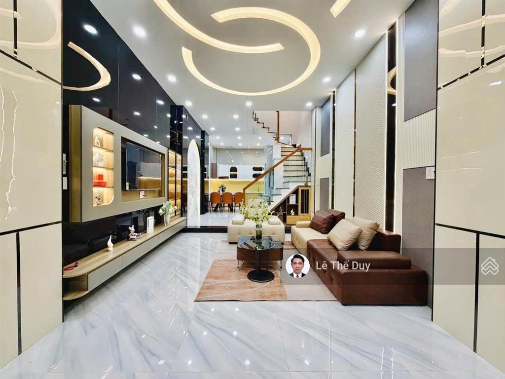 Nở hậu tài lộc  bước vài bước ra emart 2 siêu phẩm 4 tầng nguyễn tư giản chỉ 7.35 tỷ!