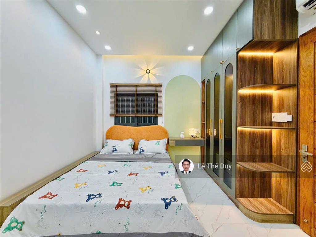 Nở hậu tài lộc  bước vài bước ra emart 2 siêu phẩm 4 tầng nguyễn tư giản chỉ 7.35 tỷ!
