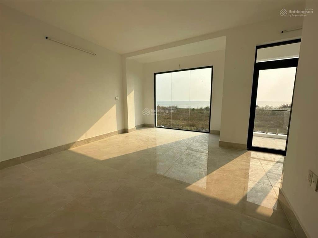 Bán biệt thự mặt biển khu đô thị tây bắc, tp rạch giá, kiên giang. đối diện quảng trường biển