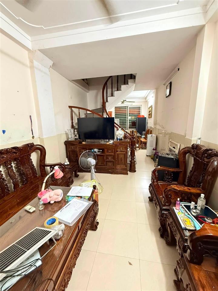 Nhà nguyên căn 1 tầng 1 tum nhà mới đẹp ngay cạnh đường lớn