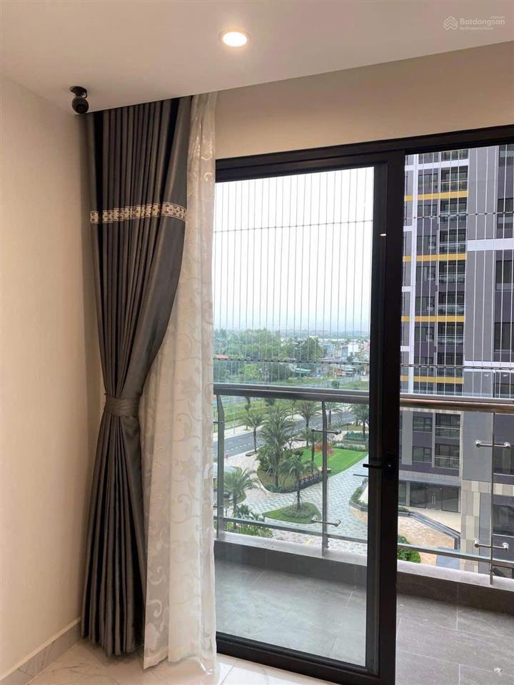 Cần bán căn hộ 2pn view hồ bơi resort giá bán 2,850 tỷ