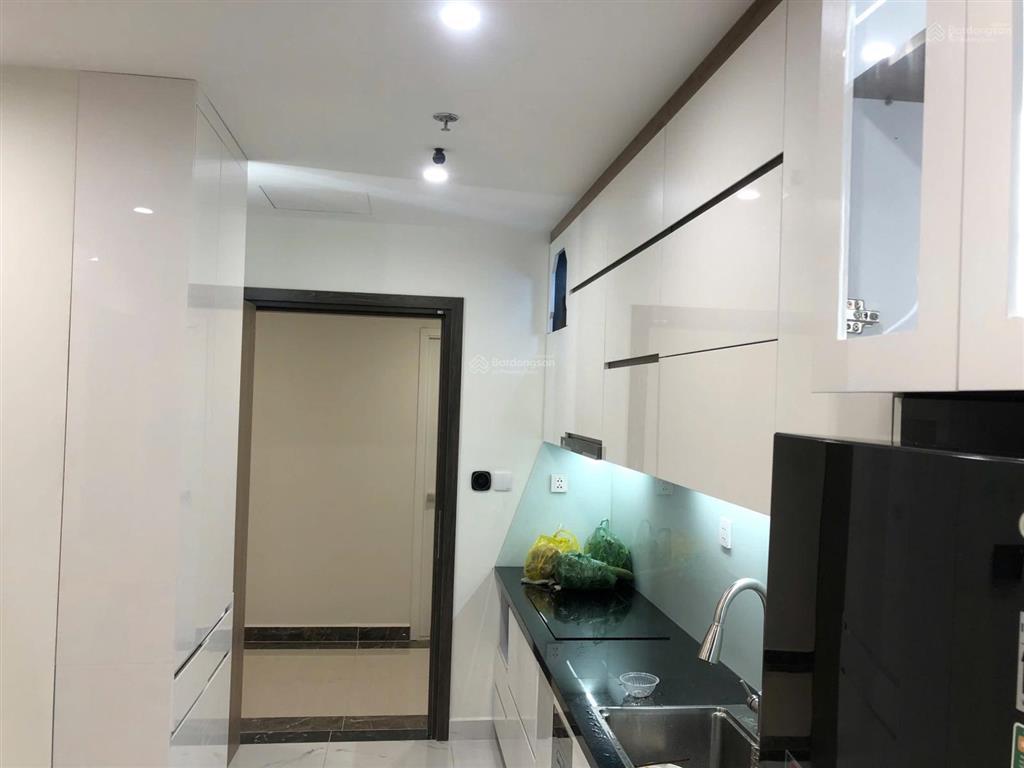 Cần bán căn hộ 2pn view hồ bơi resort giá bán 2,850 tỷ