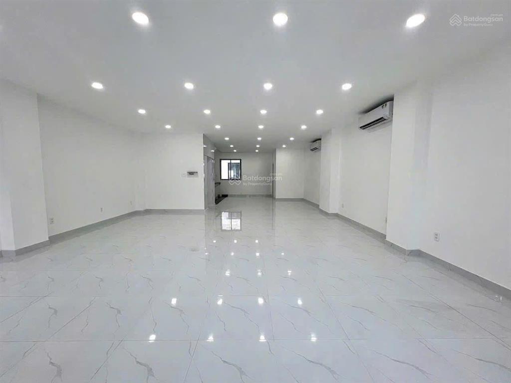 Văn phòng vạn phúc cho thuê diện tích từ 30m2 đến 100 m2 giá từ 6 triệu đến 15 triệu/tháng