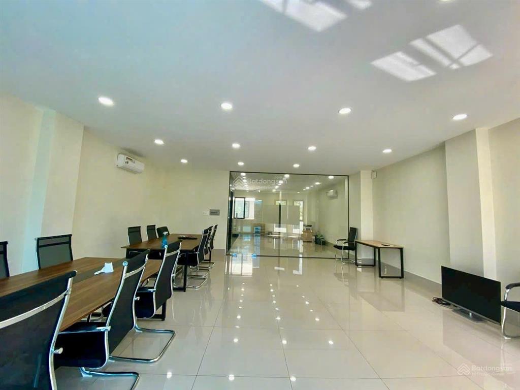 Văn phòng vạn phúc cho thuê diện tích từ 30m2 đến 100 m2 giá từ 6 triệu đến 15 triệu/tháng