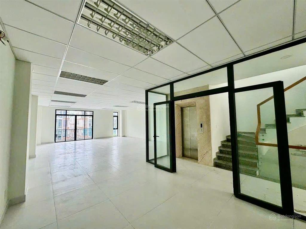 Văn phòng vạn phúc cho thuê diện tích từ 30m2 đến 100 m2 giá từ 6 triệu đến 15 triệu/tháng