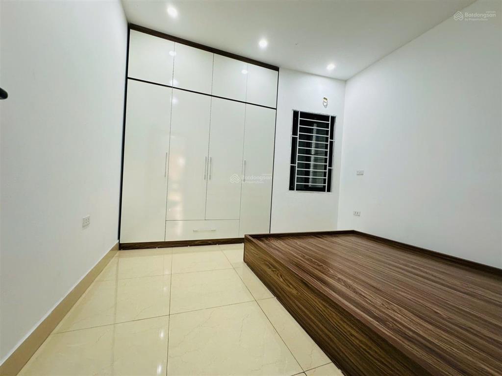 Hiếm có khó tìm nhà đẹp di trạch 4.5 tầng full nội thất mặt ngõ không quy hoạch , không nhập lụt