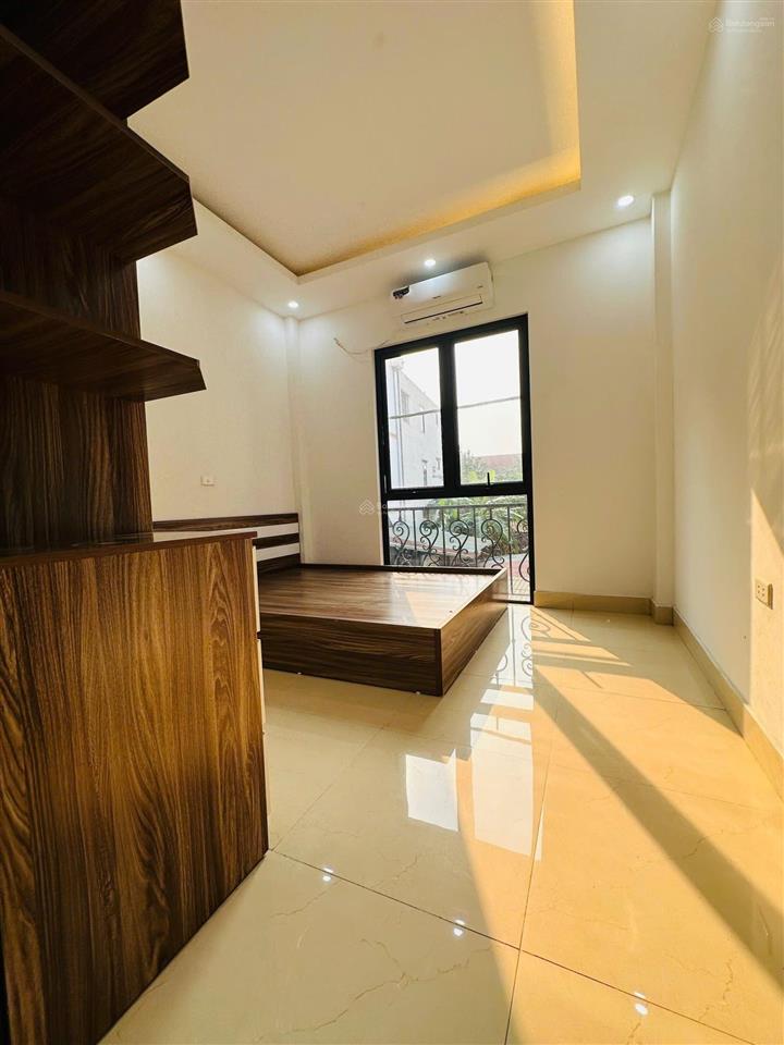 Hiếm có khó tìm nhà đẹp di trạch 4.5 tầng full nội thất mặt ngõ không quy hoạch , không nhập lụt