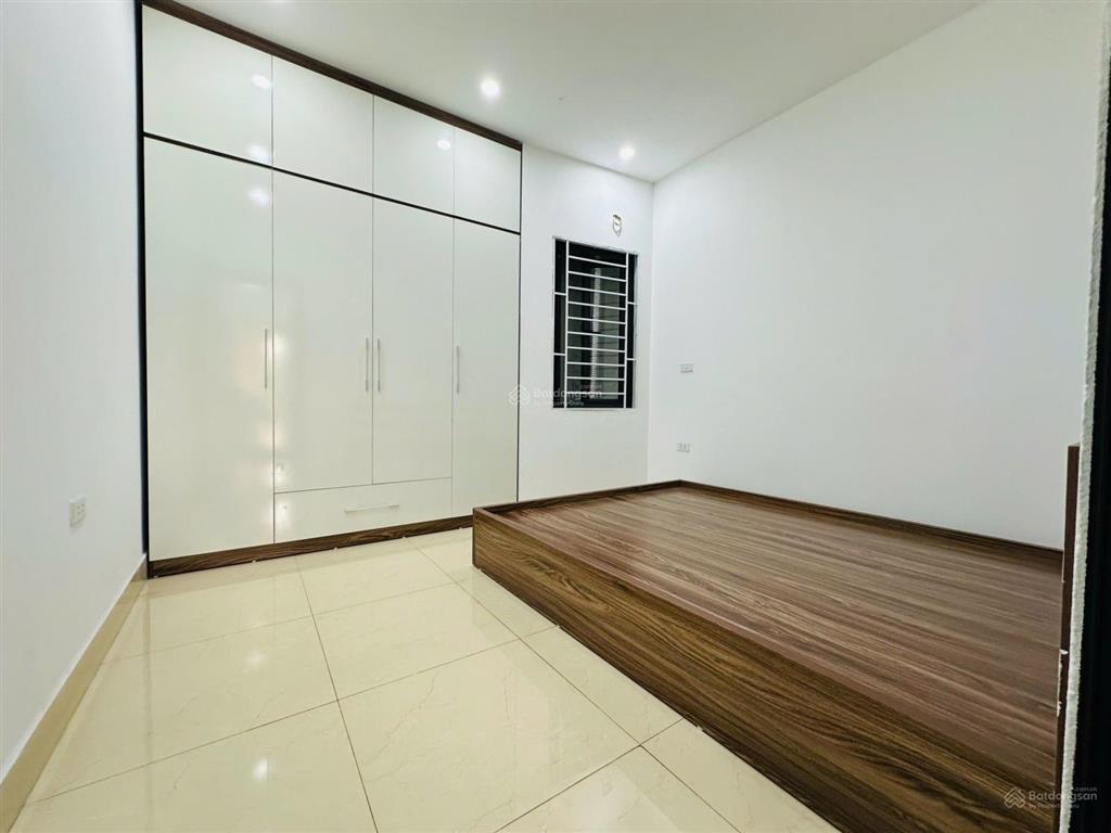 Hiếm có khó tìm nhà đẹp di trạch 4.5 tầng full nội thất mặt ngõ không quy hoạch , không nhập lụt