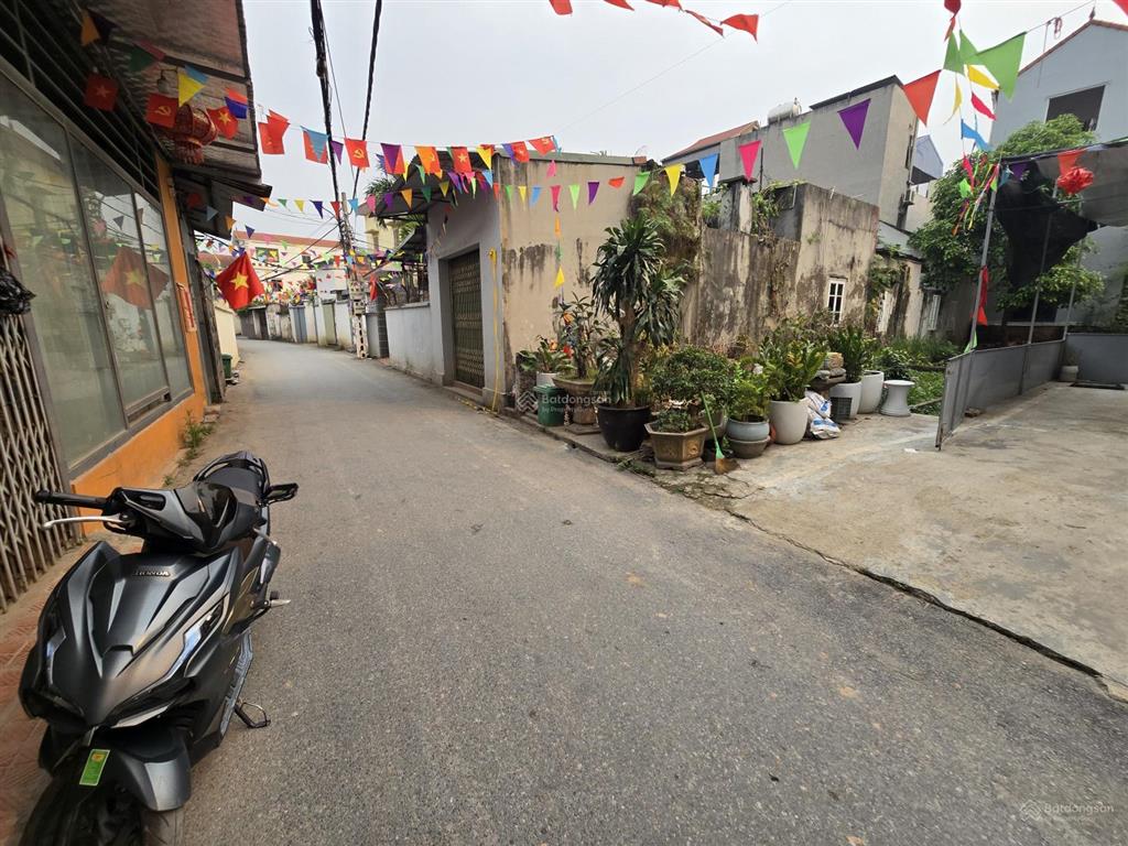 Hiếm đất lai xá tặng nhà c4 ô tô 7 chỗ vào giá đầu tư