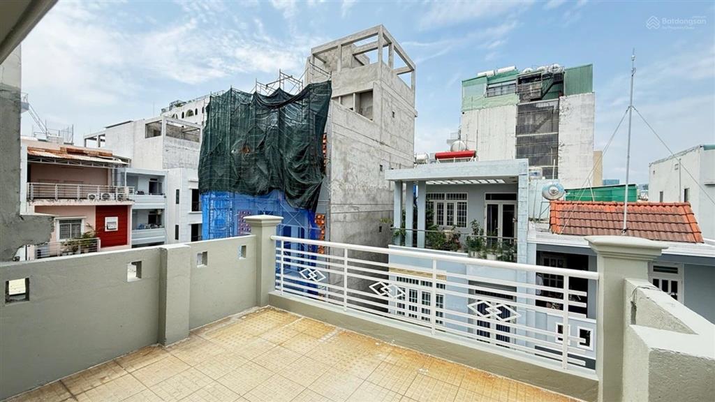 Bán gấp nhà mặt tiền đường số lý phục man, p. tân thuận, q.7, 5 lầu, chỉ 4,3 tỷ!