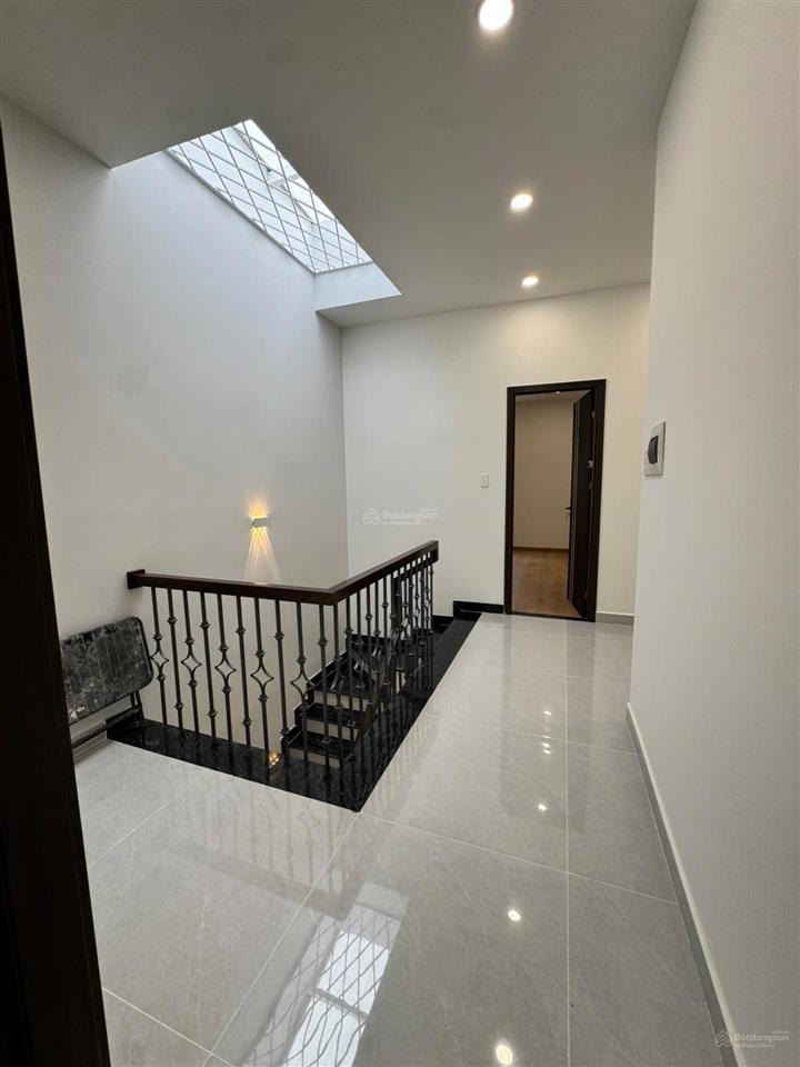Nhà mới 100%, full nội thất, 70m2, 3 pn, chỉ 5,2 tỷ, huỳnh tấn phát, q7.