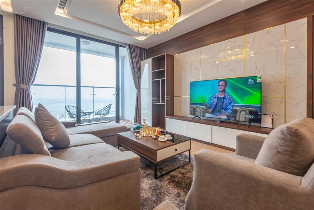 Bán căn hộ vinhomes nguyễn chí thanh, 167m2, 4pn, căn góc, các phòng đều thoáng.  0975 034 ***