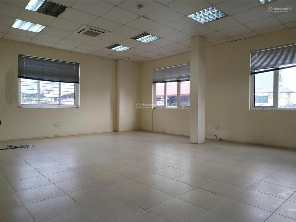 Chủ nhà  cho thuê văn phòng tòa nhà mico phố núi trúc, phường giảng võ 45m2 giá chỉ 8 triệu/tháng.