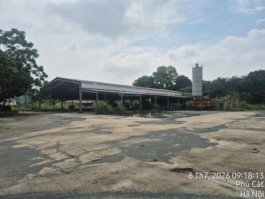 Cho thuê ngay kho, bãi 9800m2 phú cát, quốc oai hà nội, trạm trộn bê tông chính chủ