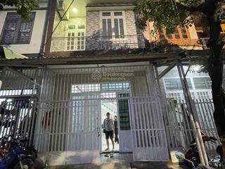 Nhà mặt tiền 3 tầng kiên cố, 6 phòng ngủ, cách biển sơn trà 700m