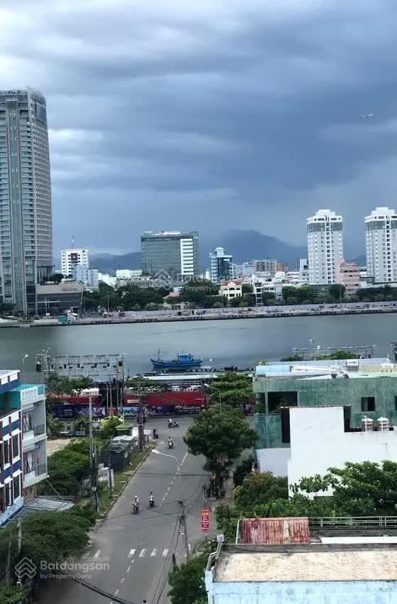 Hiếm, đường lớn, mặt tiền rộng, trục thông thẳng sông hàn, kinh doanh sầm uất