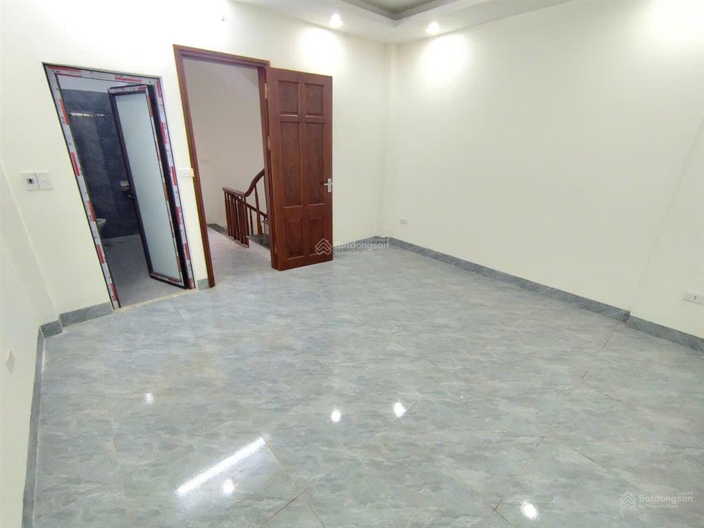 Nhà biên giang, cách 1 nhà ra ngõ thông ô tô, bán kính 600m ra ql6,dt32m4t giá 3ty8