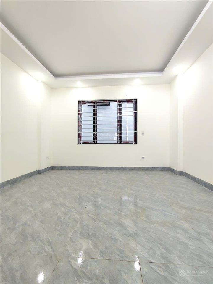Nhà biên giang, cách 1 nhà ra ngõ thông ô tô, bán kính 600m ra ql6,dt32m4t giá 3ty8