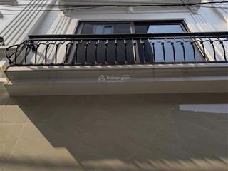 Nhà diện tích rộng, 46m4 tầng 4pn, đi bộ ra tàu điện, bến xe yên nghĩa tại quang trung yên nghĩa.