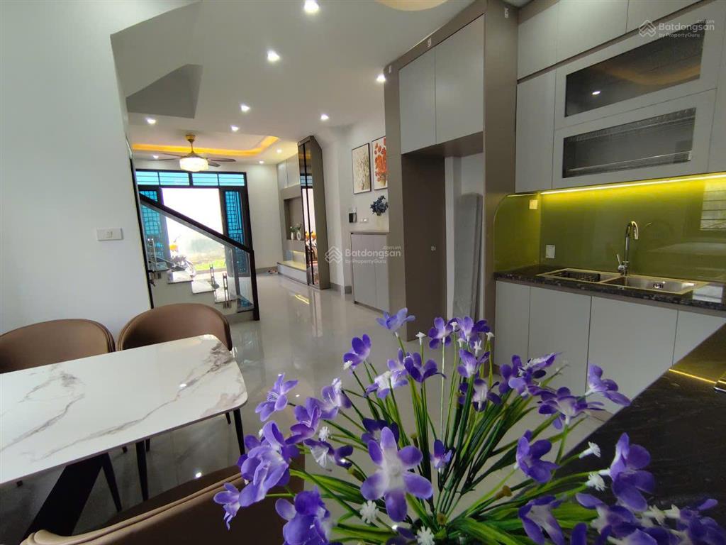 Nhà bình minh, full nội thất, thoáng trước sau, 10m ra ô tô tải thông, dt 42m 3t giá 3 tỷ 95