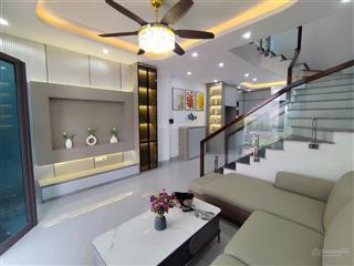 Nhà bình minh, full nội thất, thoáng trước sau, 10m ra ô tô tải thông, dt 42m 3t giá 3 tỷ 95