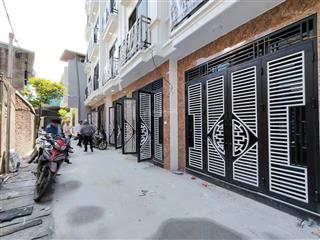 Nhà đẹp tt chúc sơn, ngõ trước nhà 4m, xe morning đỗ tận nơi, 30m ra ô tô tránh,dt33m5t giá 4ty38