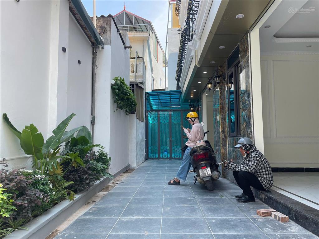 Nhà phụng châu, gần đh sư phạm tdtt, ô tô đỗ cửa, dt35m4t giá 4,33 tỷ