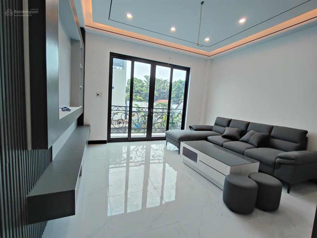 Nhà phượng đồng  phụng châu, gần đh sư phạm tdtt, ô tô vào nhà, dt 52m 4t full đồ, giá 5 tỷ 15