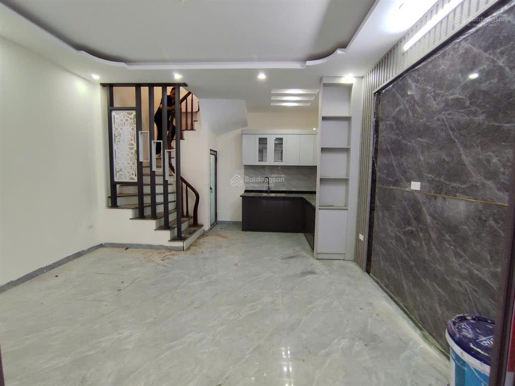 Cc gửi bán nhà biên giang, cách 1 nhà ra ngõ thông ô tô, bán kính 500m ra ql6, dt 30m4t giá 3 tỷ 2