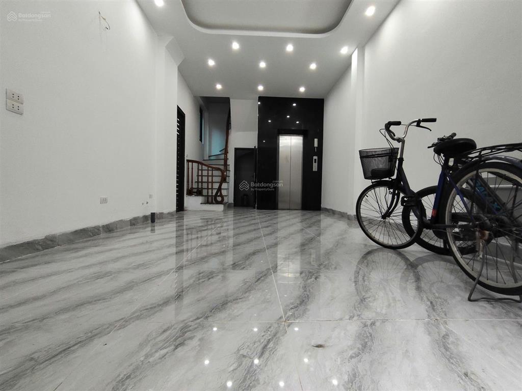 Nhà phố xốm, xây độc lập, lô góc 2 thoáng, ngõ thông, 15m ra ngõ ô tô, dt 35m6t giá 5ty3
