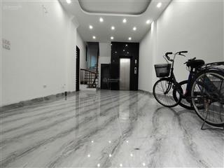 Nhà phố xốm, xây độc lập, lô góc 2 thoáng, ngõ thông, 15m ra ngõ ô tô, dt 35m6t giá 5ty3