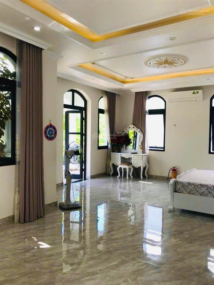 Cần bán căn liền kề góc cực hiếm
