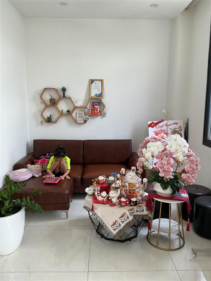 Shophouse xẻ khe 2 mặt tiền có sẵn dòng tiền