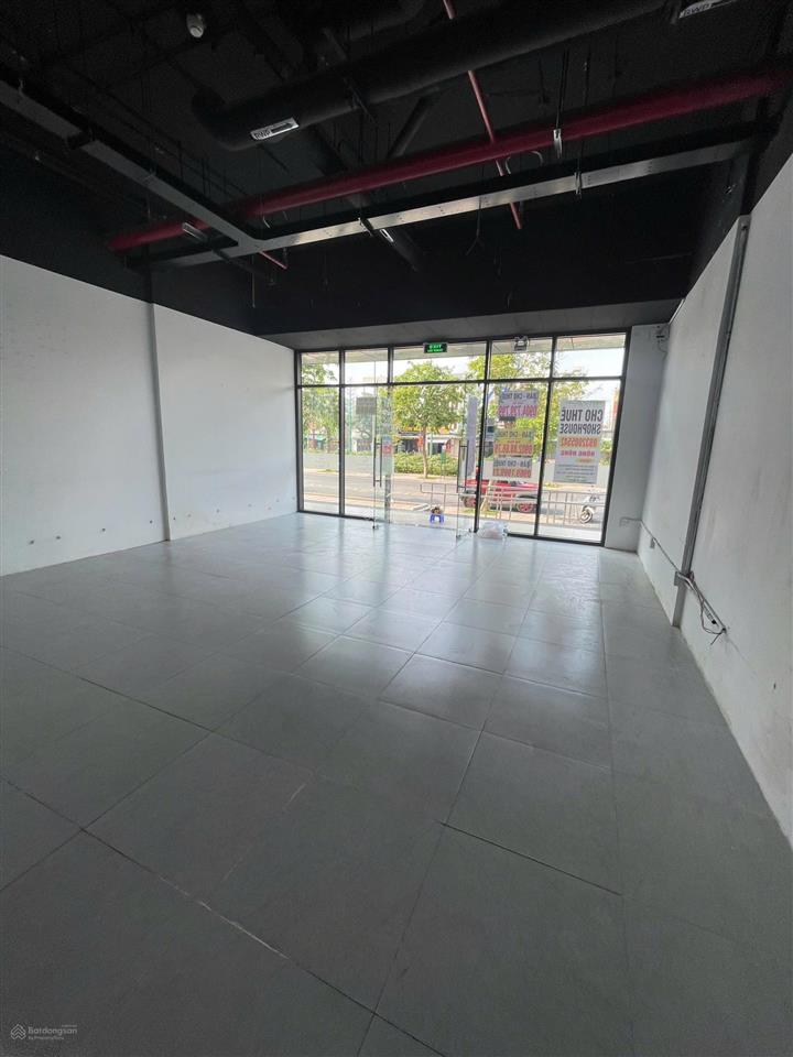 Cho thuê shophouse vinhomes grand park 50m2 hoàn thiện giá 15 triệu